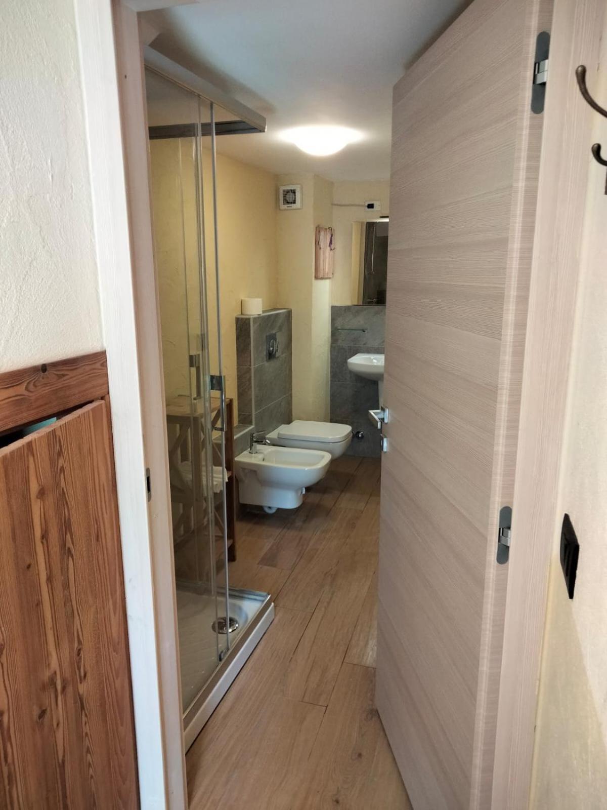 Appartamentinid Valtournenche Exteriör bild